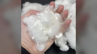 Fibra cationica 1.56D*51mm Alta solidità del colore Lucentezza morbida e luminosa per filatura e miscelazione di tessuti