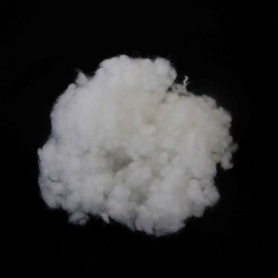 Un buon prezzo. Fibra di poliestere coniugata riciclata di 32 mm, bianca pura, cava, coniugata in linea