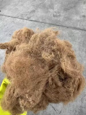 Un buon prezzo. Fibra di poliestere 0,7D × 32 mm resistenza al rimpicciolamento resistente al fuoco per materiali da costruzione e industriali in linea