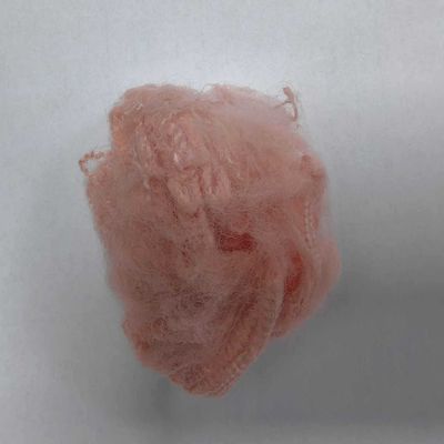 Un buon prezzo. Fibra di poliestere colorata a prova di fuoco di grado doppiato con crimp personalizzabile in linea