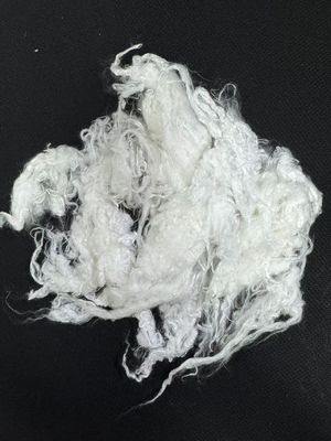 Un buon prezzo. 1.33D*38-64mm fibre in fiocco ignifughe per schede di assorbimento in linea