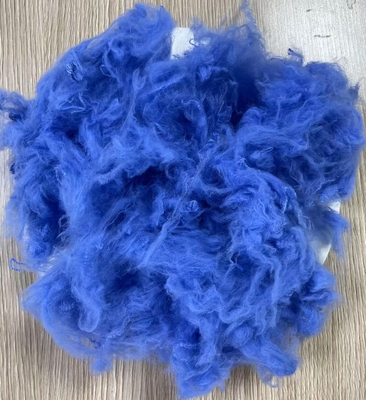 Un buon prezzo. Fibra di poliestere colorata in massa 1.5D 38mm ad alta durata in linea