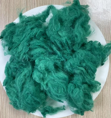 Un buon prezzo. Fibra di poliestere riciclato, fiocco, 1.5D, 38mm, Verde Smeraldo, Grado A in linea