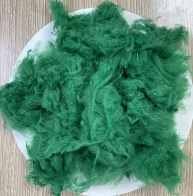 Un buon prezzo. Fibra di poliestere riciclata 1.5D 38mm Verde smeraldo in linea