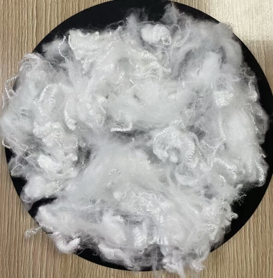 Un buon prezzo. Fibra di poliestere vergine in fiocco 1.56 dtex 51mm bianca ad alta durata in linea