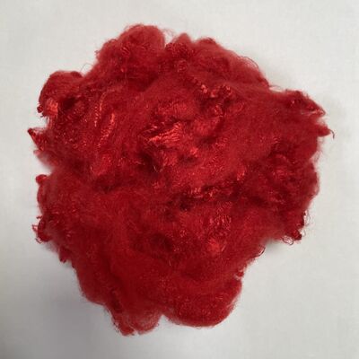 Un buon prezzo. Per filatura tessile e produzione di filati 2.78D*38MM fibra di poliestere fiammante rosso brillante, fibra uniforme di colore ad alta elasticità in linea
