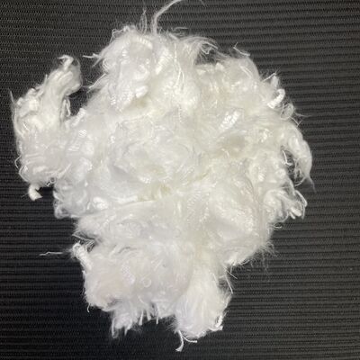 Un buon prezzo. Microfibra vergine a forma di piombo 0.7D*12MM, poliestere siliconizzato a base di poliestere ultra morbido e peloso per riempire il rivestimento in linea