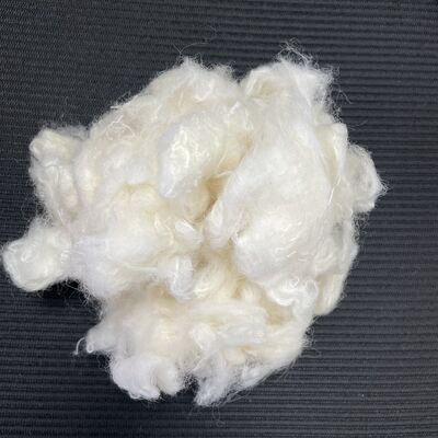 Un buon prezzo. Fibra 6D*51mm lyocell 70J di alta qualità, tenera per la pelle, cellulosa naturale, materia prima tessile per la fabbricazione di biancheria da letto in linea