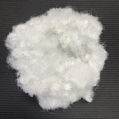 Un buon prezzo. Fibra grossa cava di grado industriale 60d*76mm,fibra grossa rigida per la lucidatura e lo scrubbing può anche essere utilizzata per filtrare le materie prime in linea