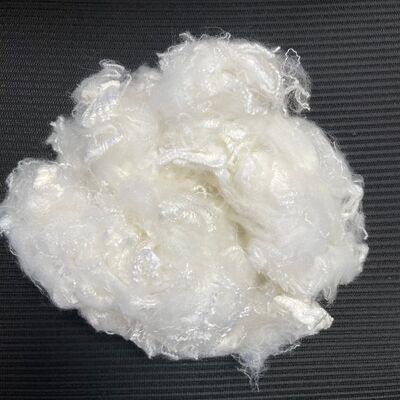 Un buon prezzo. Alta resistenza al sole Fibra Staple 1.4D*38MM, poliestere funzionale UV Shield per abbigliamento sportivo e tessuti da spiaggia in linea